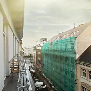 Luxury 150m2 On Wencelas Square With Private Garage Apartament Praga